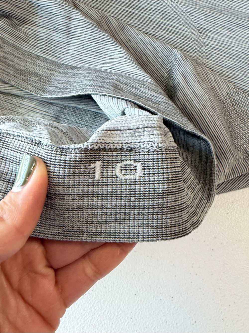Lululemon Long Sleeve Size 10 - Picture 5 of 8